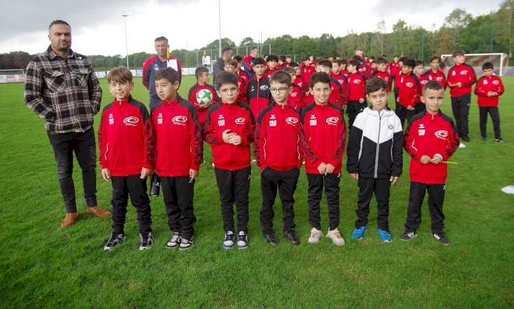 Ümitspor altyapı futbolcularını görkemli törenle tanıttı