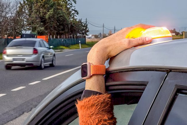 Vias: “İspanya’daki gibi uyarı üçgeni yerine acil durum ışığı zorunlu olsun”