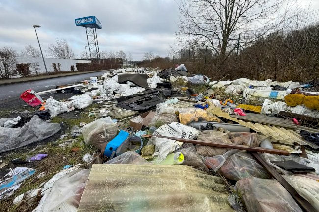 Anderlecht’teki kaçak çöp sorunu büyüyor: Yeni noktada yine yığınlar