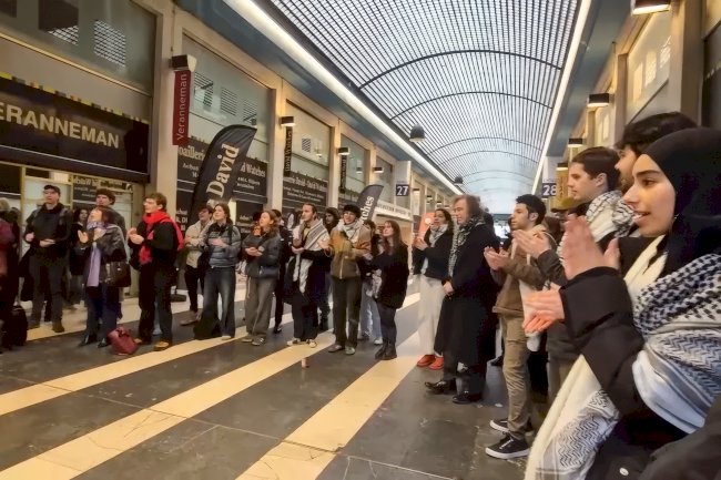 Brüksel’de VLIR binası önünde Filistin yanlısı protesto: “Akademik boykot çağrısı”
