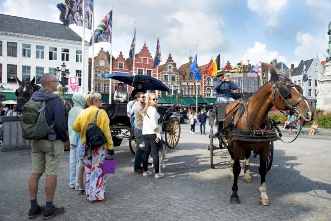Bruges, 2027’den itibaren gemi ve otobüs turistlerinden kişi başı 4 avro vergi alacak