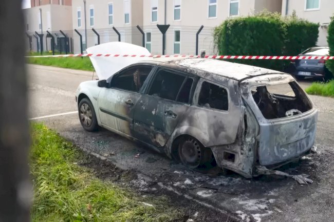 Fransa'da cezaevlerine eş zamanlı saldırılar: “Kalaşnikoflarla terör eylemi”