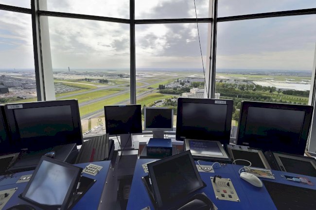 Paris’te Hava Trafik Kontrolörüne “Free Palestine” soruşturması El Al uçağıyla telsiz konuşmasında Filistin yanlısı mesaj veren kontrolör görevden alındı