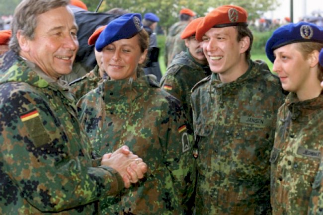 Almanya’da gönüllü askerlik yolda: Berlin’den savunma hamlesi