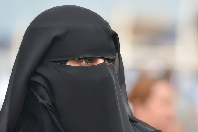 Portekiz’de burka ve nikap kamu alanlarında yasaklandı: Özgürlük mü, ayrımcılık mı?