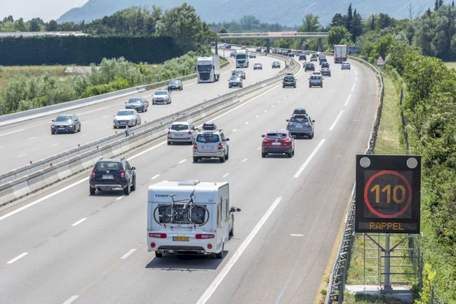 Belçikalı sürücülere tatil uyarısı: Yurtdışında trafik kuralları farklı