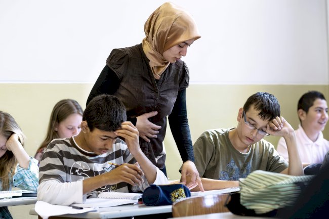 Belçika’da Fransız Topluluğu resmî okullarında personele başörtü yaşağı