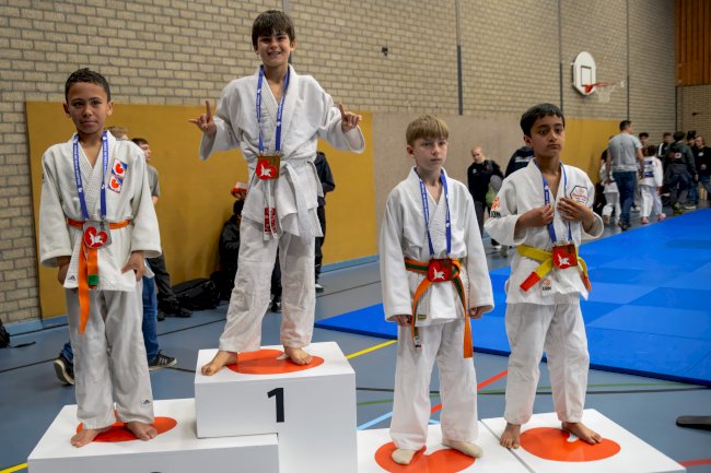 Stiens’te çifte zafer: Abdülhakim Yağar’dan altın ve bronz madalya