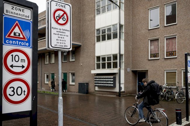 Enschede şehir merkezinde ‘kirli’ kamyonetlere ceza yağmuru: 119 sürücüye ceza