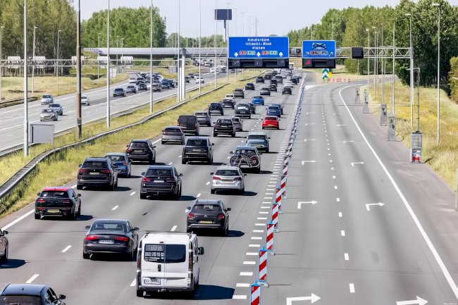 Hollanda’da araç kullananlar dikkat: Bu trafik ihlalinin cezası 289 avroya çıkıyor