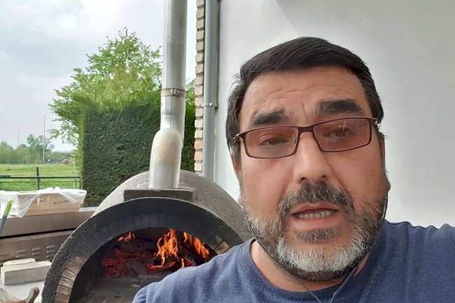 PVDA’lı Belediye Meclis Üyesi Yüksel Kalaz’dan başörtülü öğretmenin işten çıkarılmasına tepki