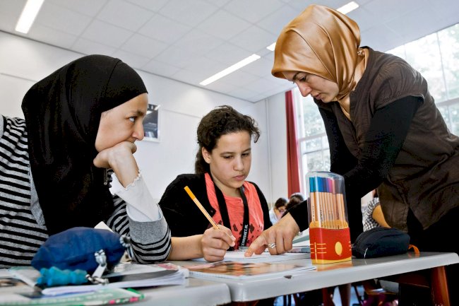 Belçika’da başörtüsü tartışması: Thomas More’dan yasağa eleştiri