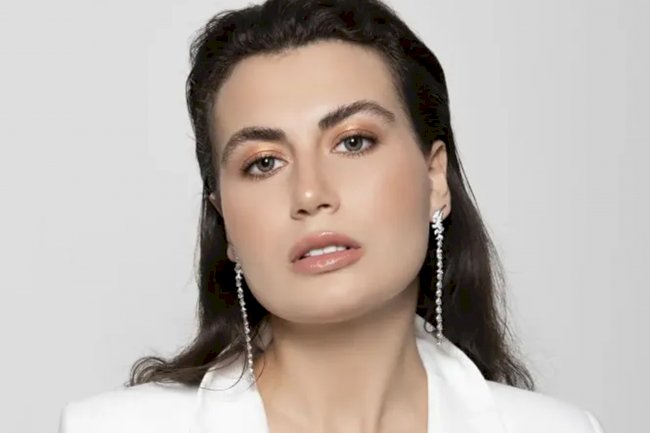Flaman ünlülerin kıyafetlerinde Ebru Sarı imzası