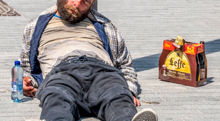 Ixelles’te gürültüye karşı önlem: Kasteleinsplein’da gece alkol yasağı