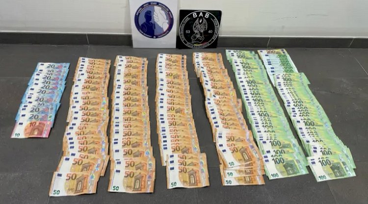 Rutin trafik kontrolü büyük operasyona dönüştü: Nakit para ve uyuşturucu ele geçirildi