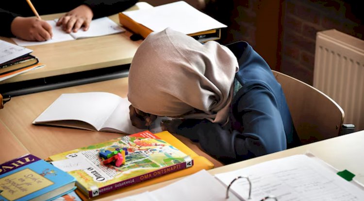 Belçika’da bir şehir daha başörtüsü yasağı getirdi: “Dini ve siyasi sembollere izin yok”
