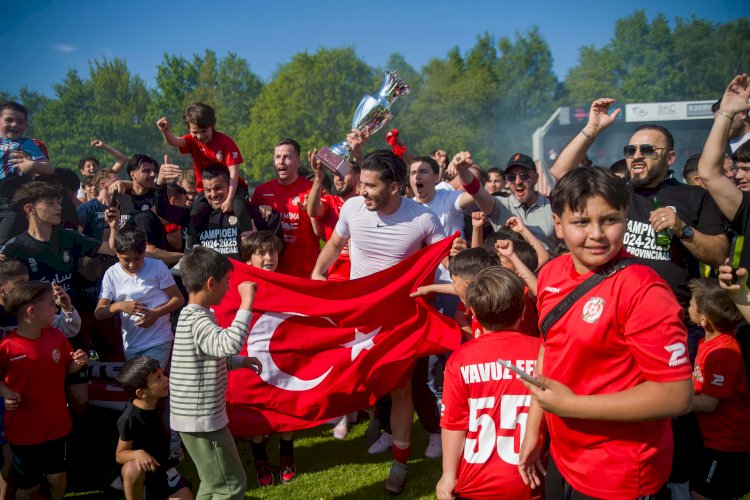 Turkse Rangers’tan tarihi zafer: 60 yıllık emek şampiyonlukla taçlandı