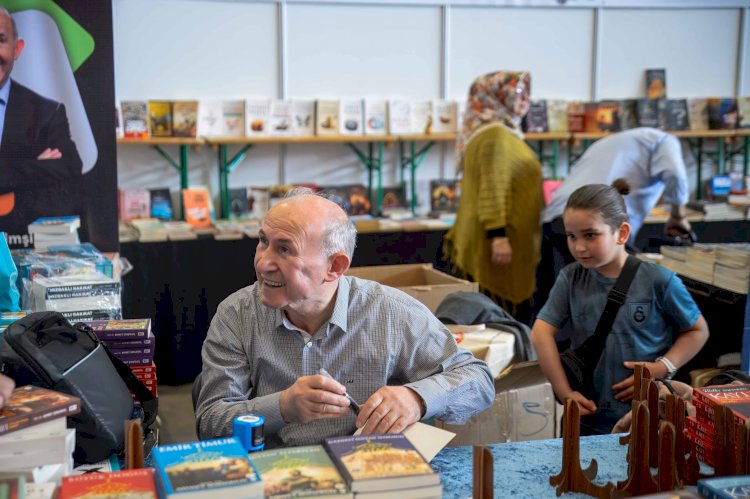 Tarihe yolculuk: Ahmet Şimşirgil Mechelen’de sevenleriyle buluştu