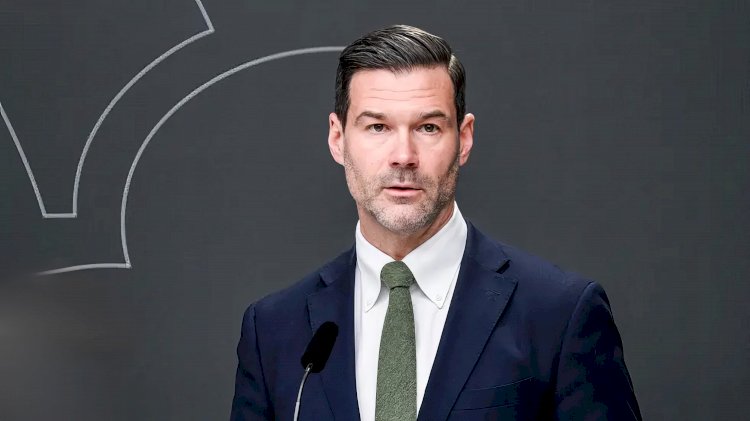 İsveç Göç Bakanı’ndan çarpıcı açıklama: 16 yaşındaki oğlumun neo-Nazi bağlantıları beni şoke etti