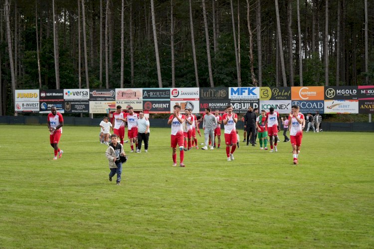 Avrupa’nın ilk Türk takımı K.F.C Anadol, liderlik koltuğuna oturdu: 3 maç, 9 puan!