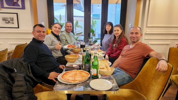 "Roma'nın Türkçe Sesi: Ahmet Aybar ile İtalya'da Rehberlik Üzerine"