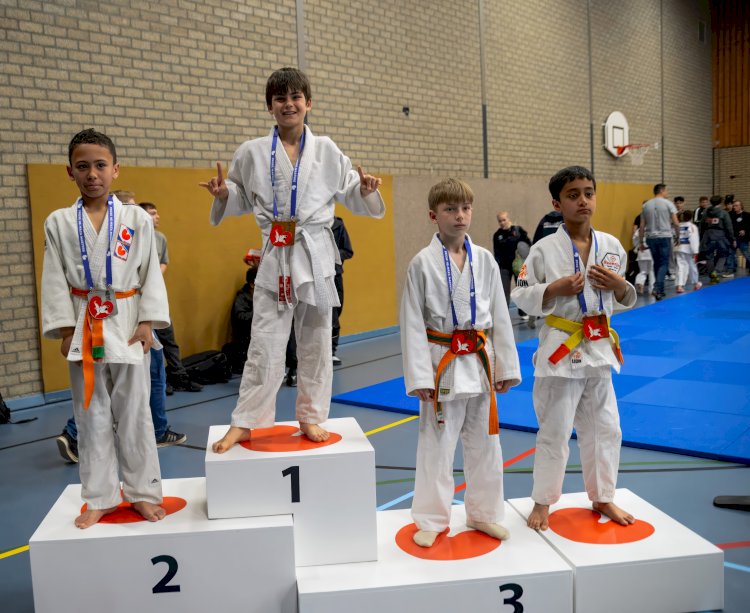 Stiens’te çifte zafer: Abdülhakim Yağar’dan altın ve bronz madalya