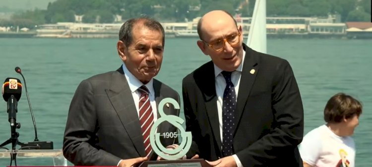 Galatasaray kulübüne  Yelken Şubesine Tekne Hediye Edildi.
