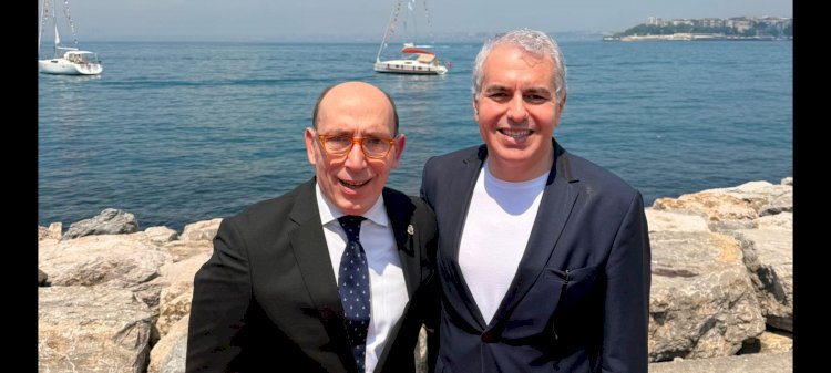 Galatasaray kulübüne  Yelken Şubesine Tekne Hediye Edildi.
