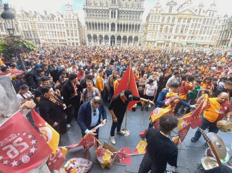 Brüksel’de tarihi Galatasaray kutlaması: Dries Mertens ve Dursun Özbek binlerce taraftarla şampiyonluğu coşkuyla kutladı