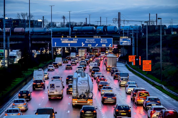 Brüksel-Anvers yolunda trafik uyarısı