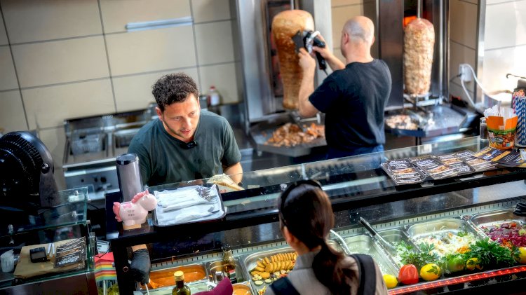 Alman Ordusu Yeni Askerleri Kebab Kutularıyla Arıyor