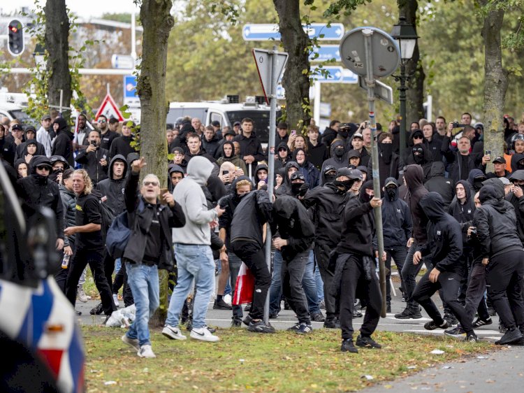 Den Haag’da aşırı sağcı gösteri savaş alanına döndü: Polis saldırıya uğradı, yürüyüş yasaklandı