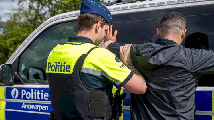 Antwerp polisinden tartışmalı uygulama: Kayıtlı kişiler 12 saate kadar gözaltına alınabilecek
